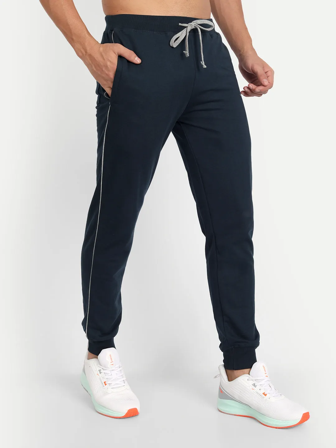 Hiflyers Men Navy Slim Fit Solid Terry Joggers