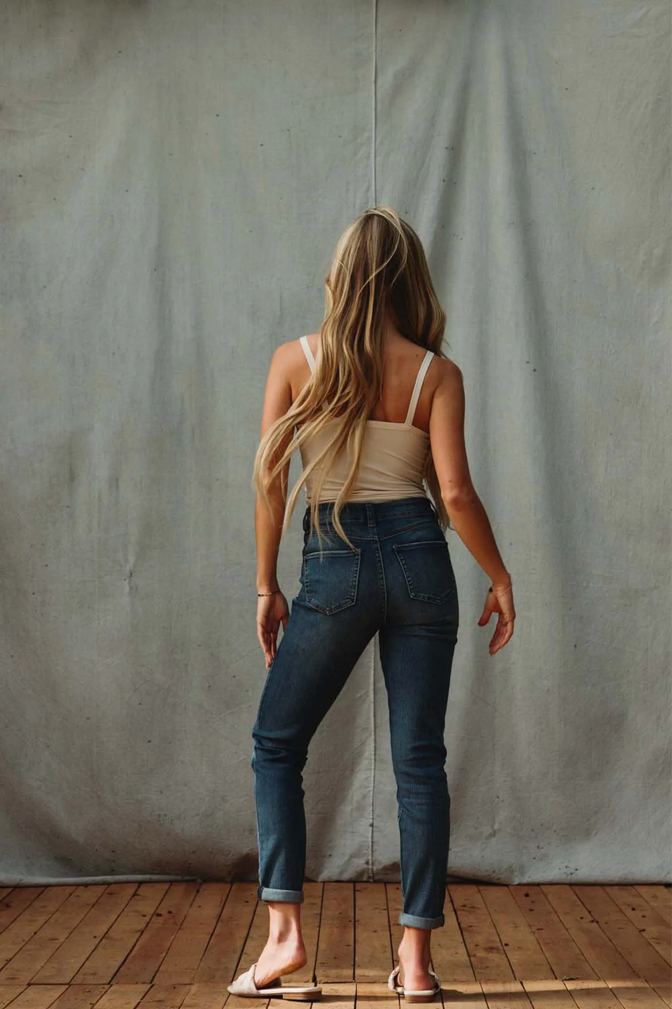HIGH RISE VINTAGE REUNION SKINNY W/ ROLLED HEM JEANS - GRACEFULLY AGED