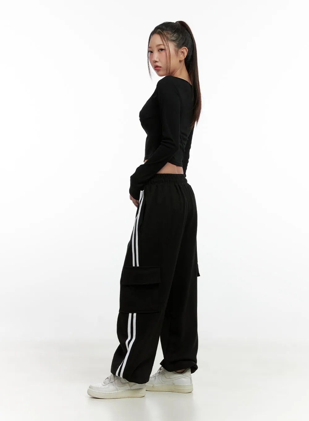 Pocket Detail Wide-Leg Track Pants CN412