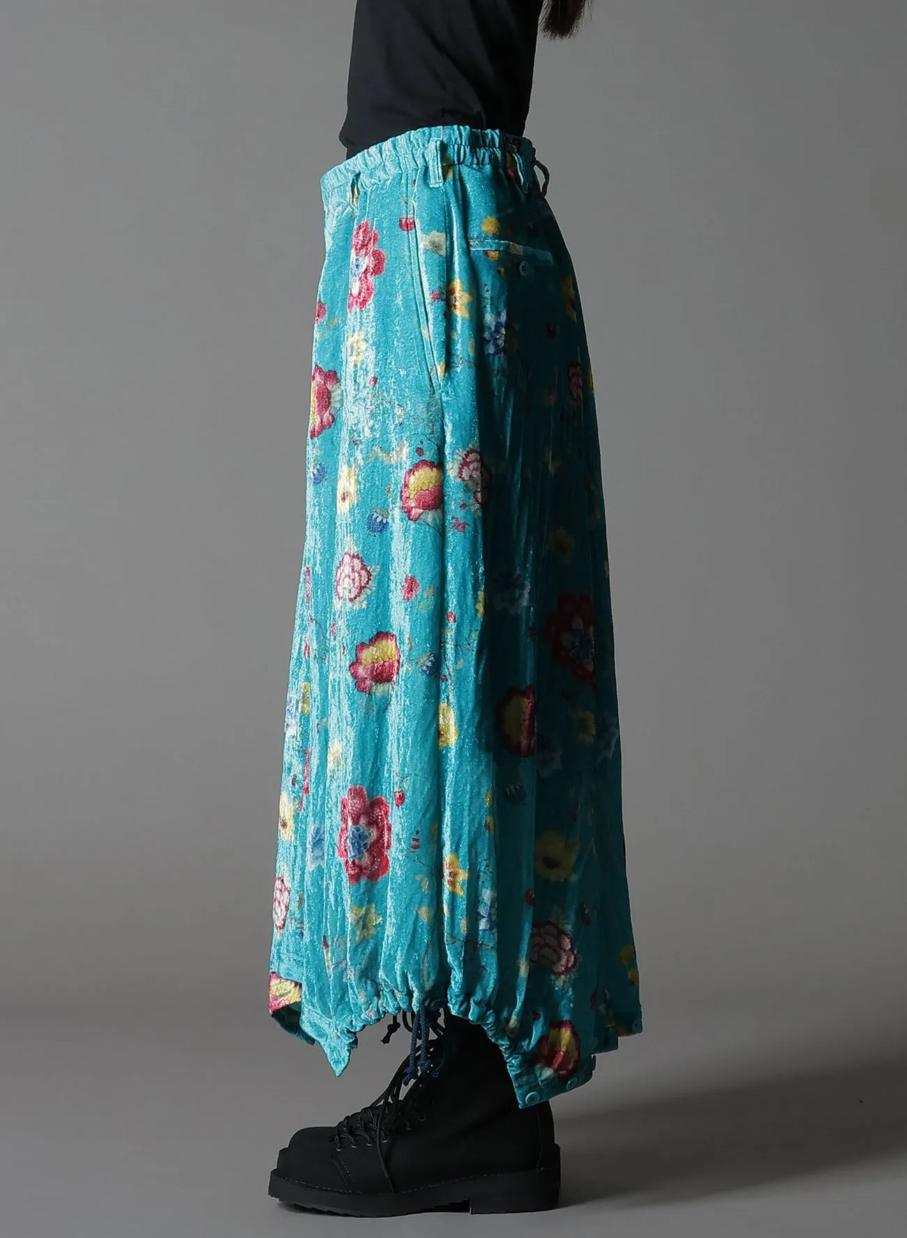 RAYON VELVET PRINT CHINESE FLOWER INSEAM BUTTON SAROUEL PANTS