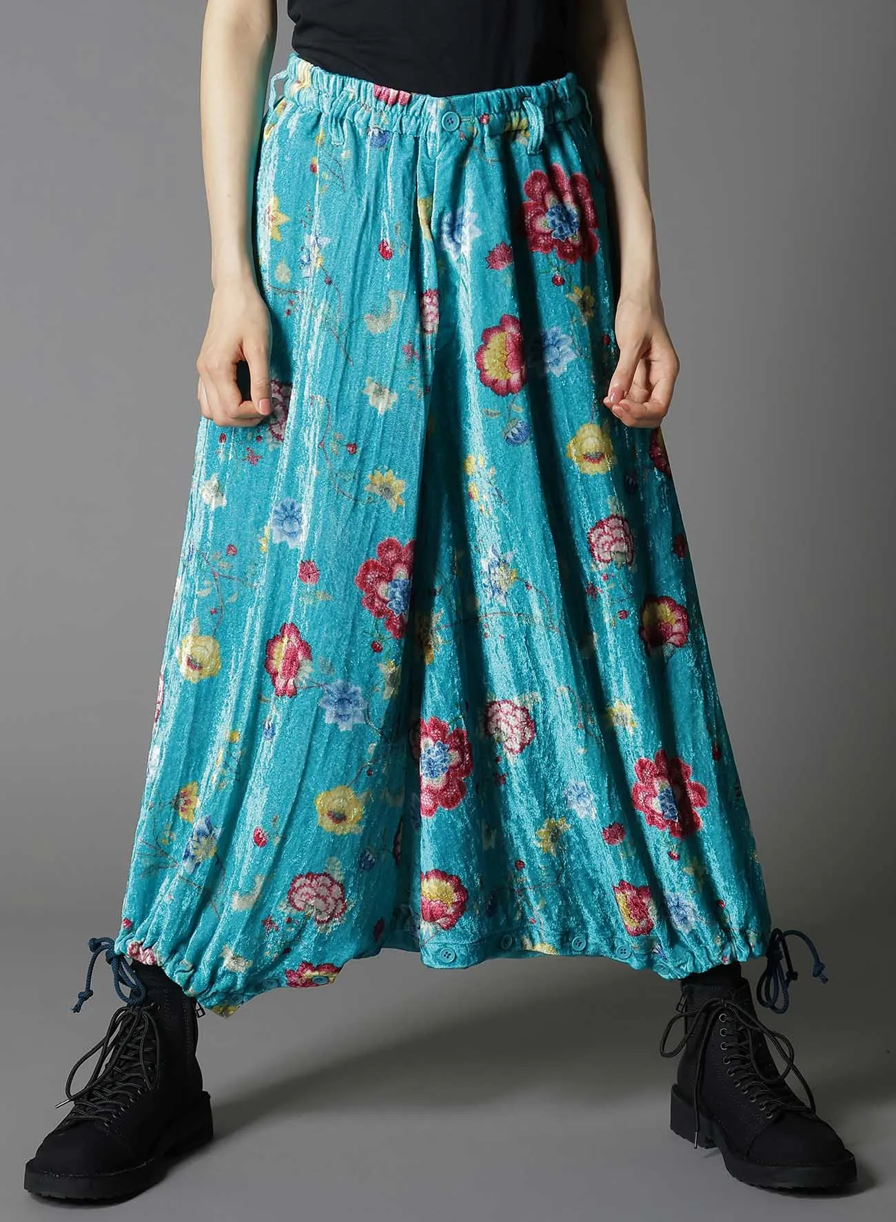 RAYON VELVET PRINT CHINESE FLOWER INSEAM BUTTON SAROUEL PANTS