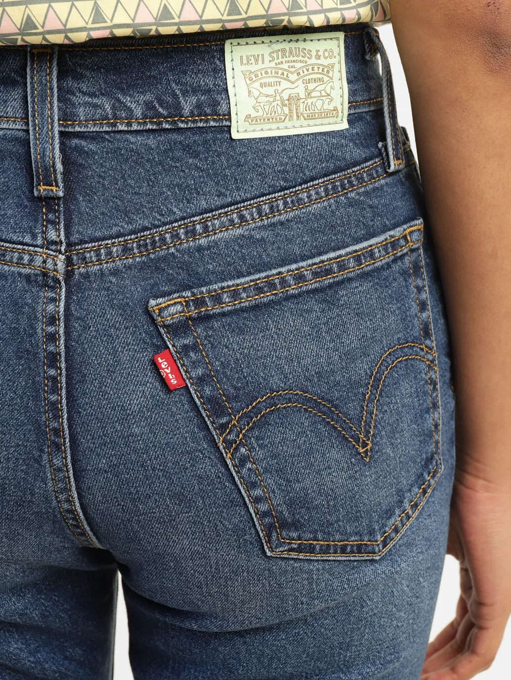 Women's Mid Rise Wedgie Straight Fit Jeans
