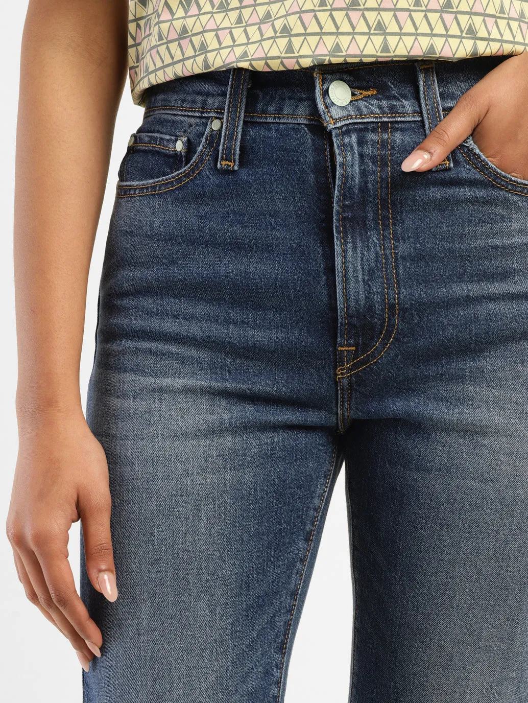 Women's Mid Rise Wedgie Straight Fit Jeans